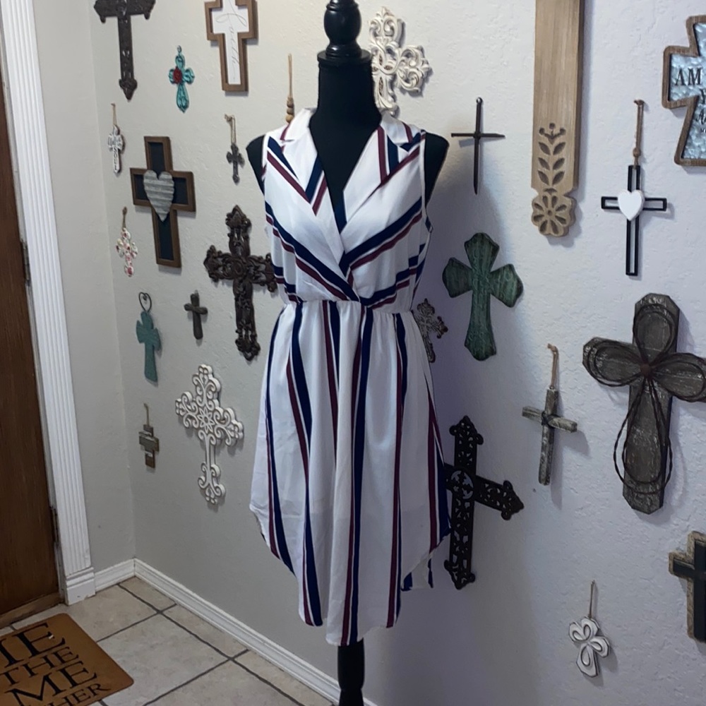 Charlotte Russe maroon navy and off white dress size medium